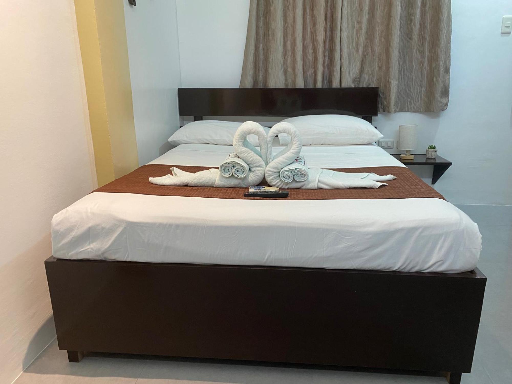 Papa Freds Beach Resort Puerto Galera Bagian luar foto