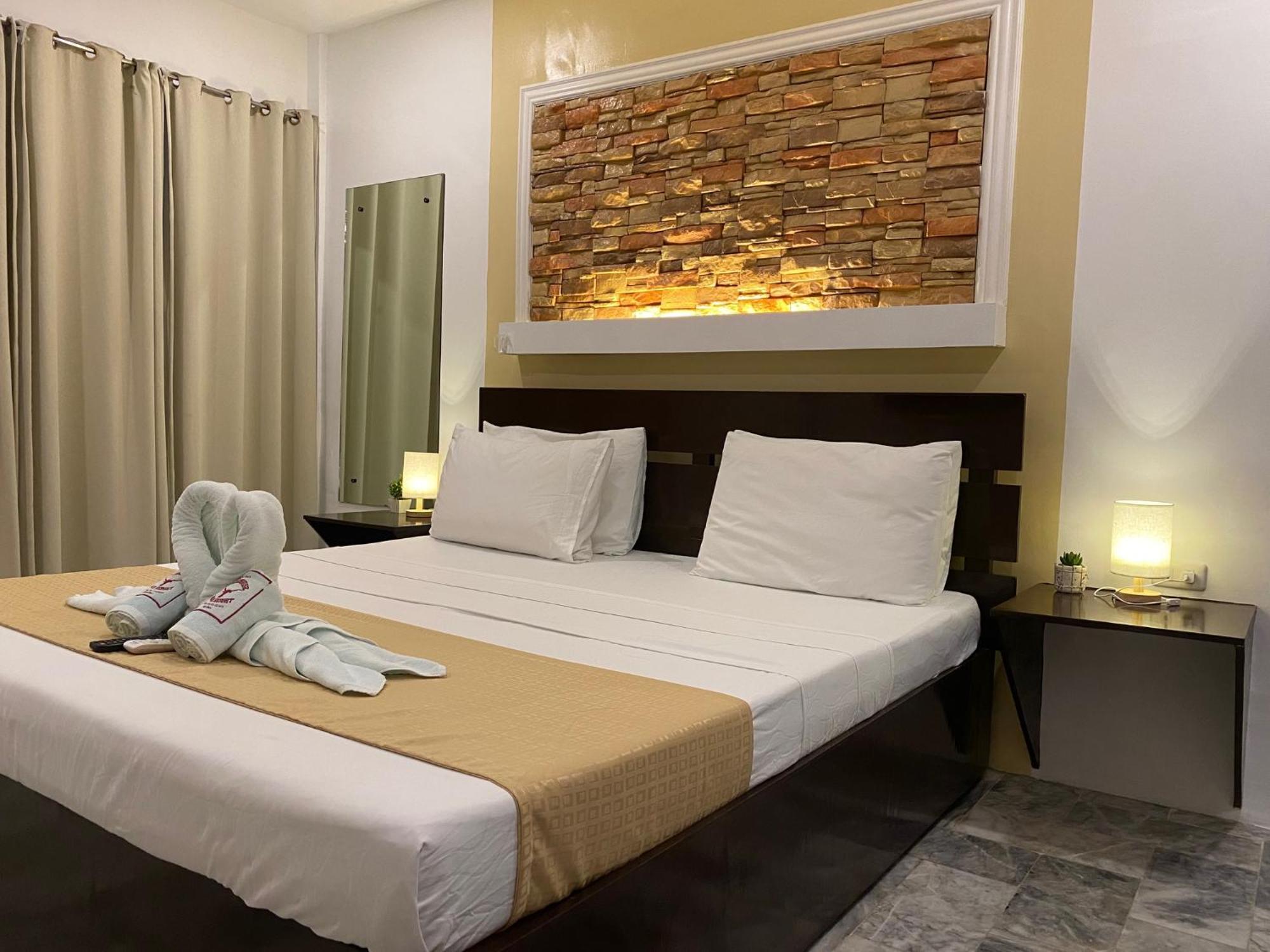 Papa Freds Beach Resort Puerto Galera Bagian luar foto