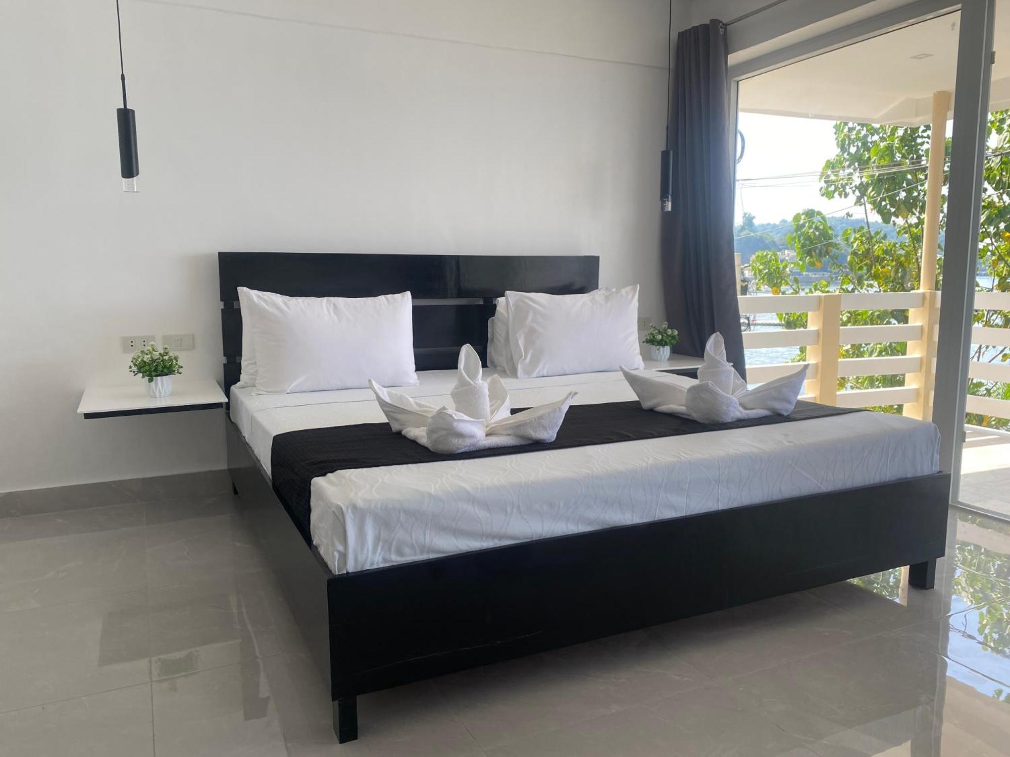 Papa Freds Beach Resort Puerto Galera Bagian luar foto